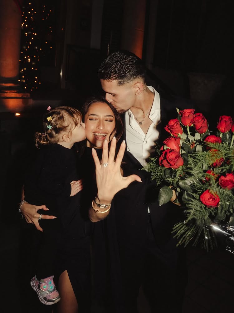 9 Potret Jennifer Coppen dilamar Justin Hubner saat dinner bareng keluarga, captionnya bikin baper