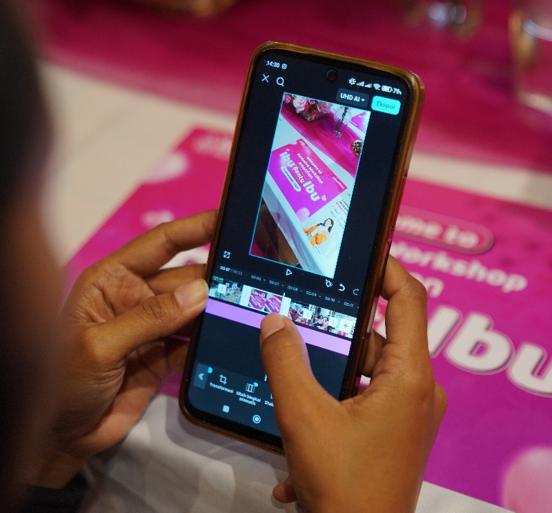 Saling berbagi cerita dan ilmu, ini serunya gerakan SMARTFREN Ibu Bantu Ibu, siap jadi momfluencer