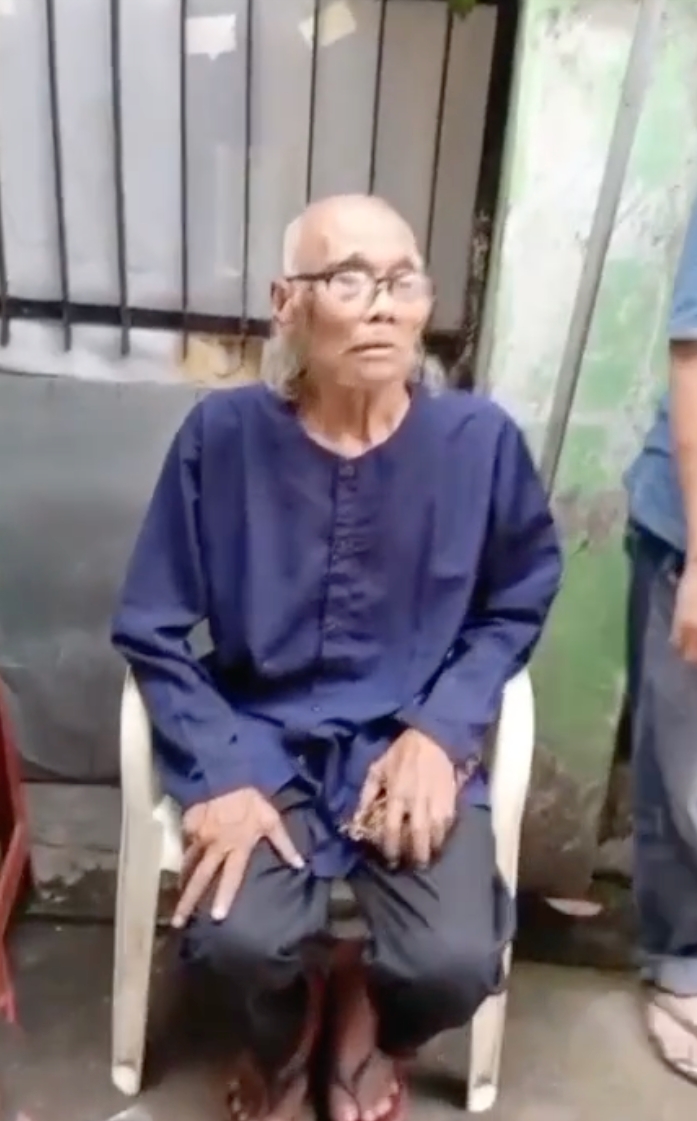 Rumah berusia 100 tahun milik Diding Boneng ambruk diterjang hujan badai