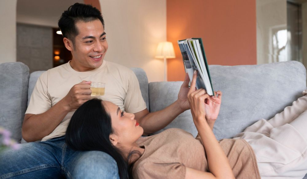 100 Kata-kata romantis buat pacar yang lagi PMS, bikin mood doi bahagia