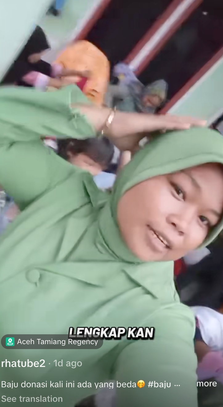 Korban banjir Aceh temukan baju Persit lengkap di tumpukan donasi, langsung "menyala" saat dicoba!