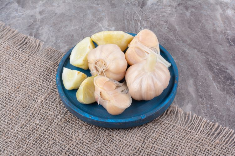 Cara menanam bawang putih dari sisa dapur, gampang banget buat pemula