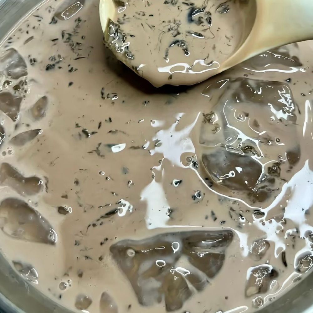 9 Resep minuman cincau homemade yang manis dan segar, dijamin bikin puas dan nagih setiap tegukan