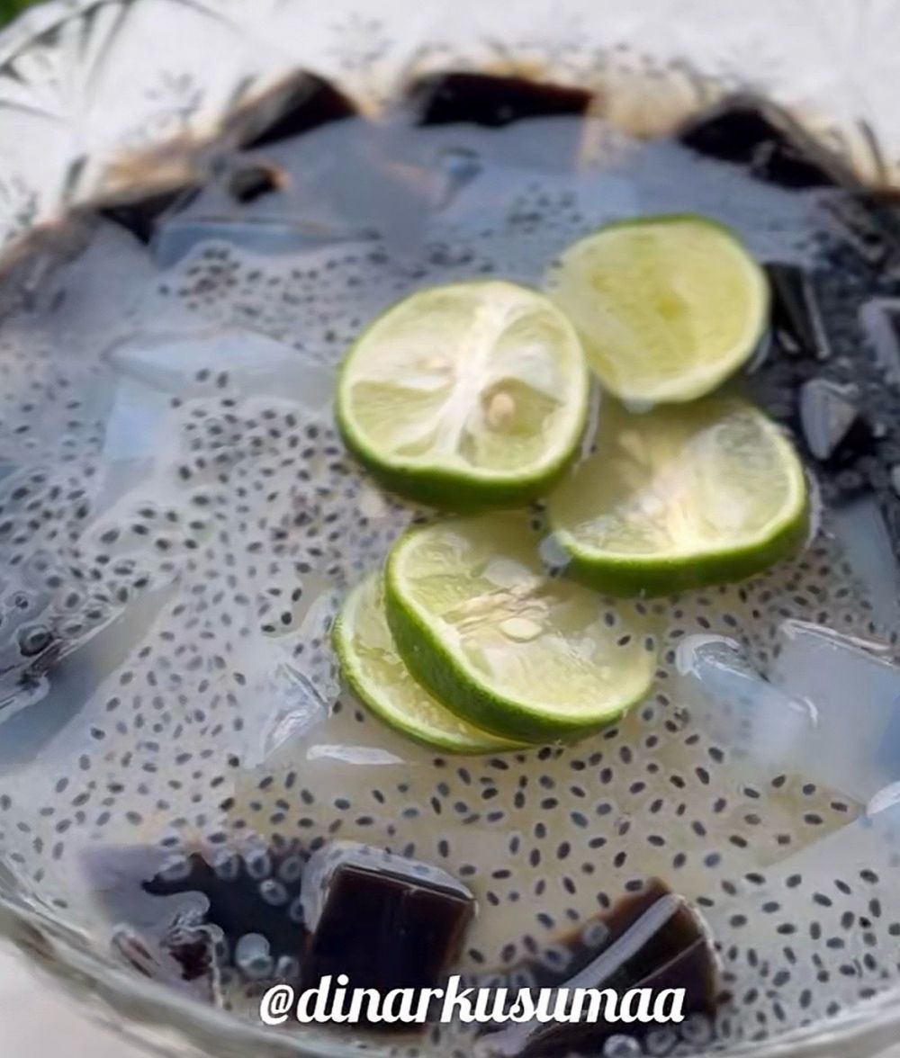 9 Resep minuman cincau homemade yang manis dan segar, dijamin bikin puas dan nagih setiap tegukan