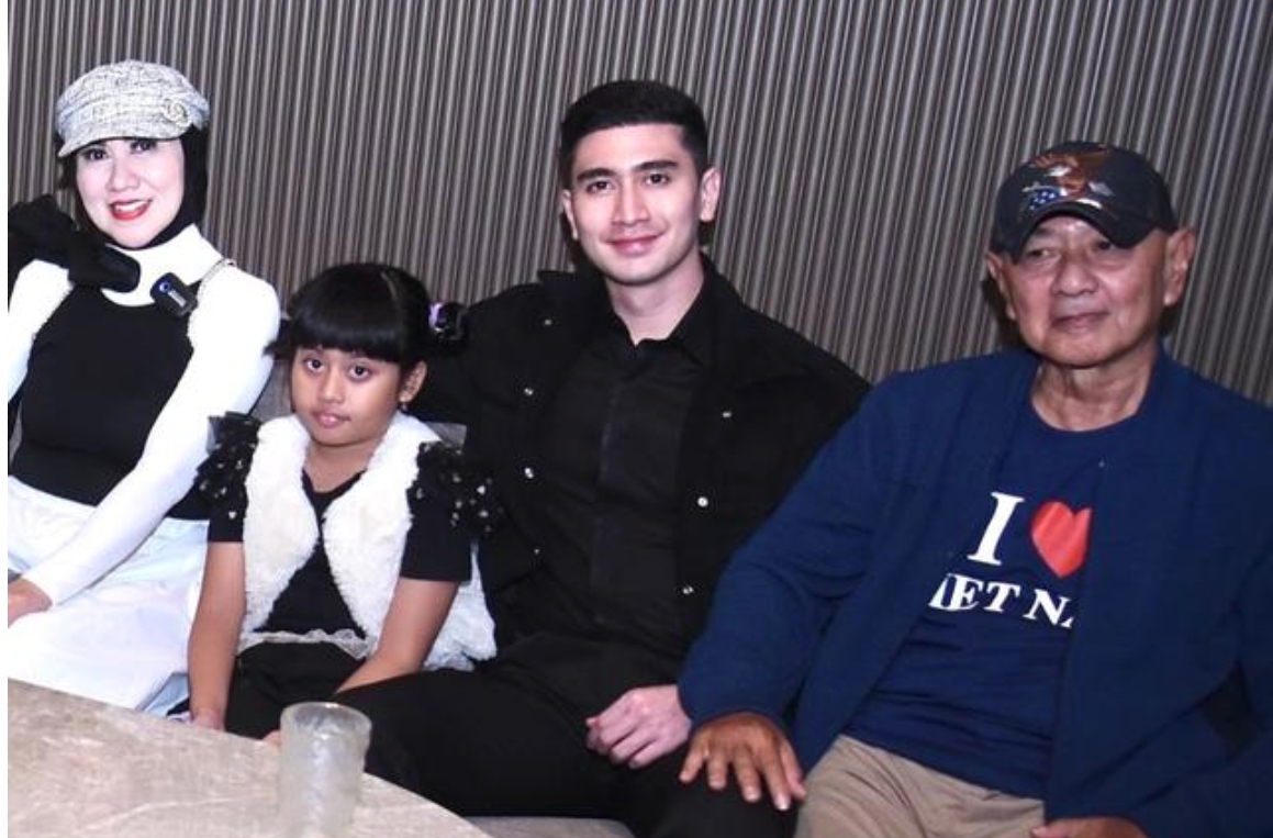 Venna Melinda berduka, sang ayah Jimmy Rekartono berpulang ke pangkuan Sang Pencipta
