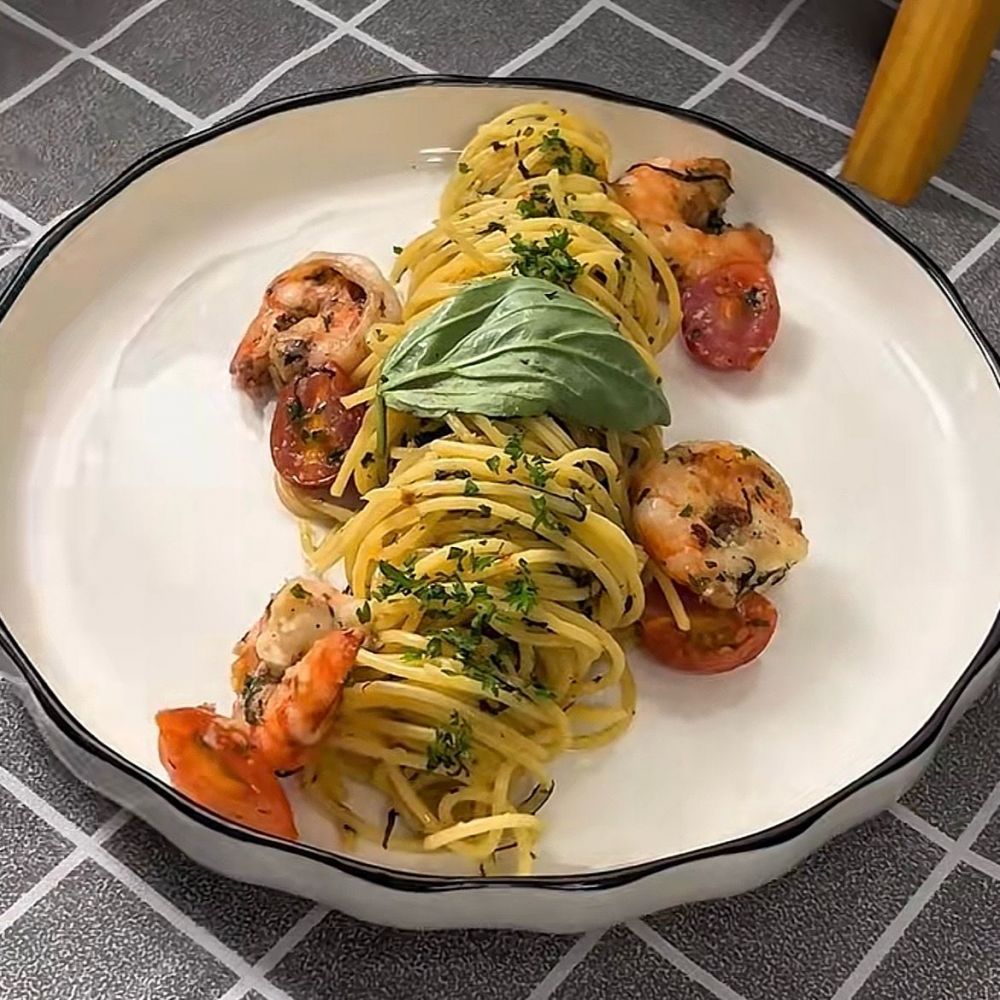 5 Resep spaghetti aglio olio pedas, harum, dan kaya rasa yang mudah dibuat tapi rasanya tetap spesial