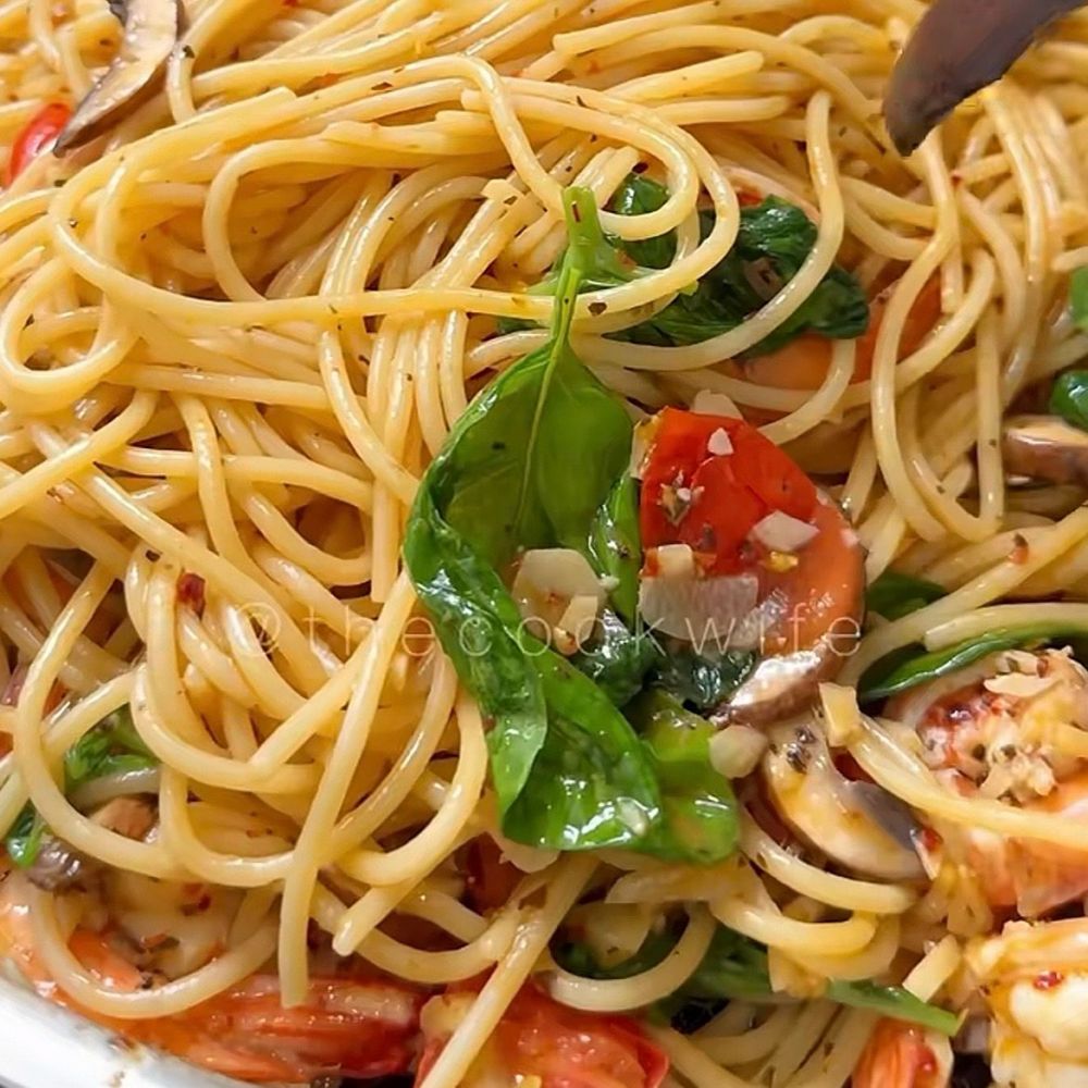 5 Resep spaghetti aglio olio pedas, harum, dan kaya rasa yang mudah dibuat tapi rasanya tetap spesial