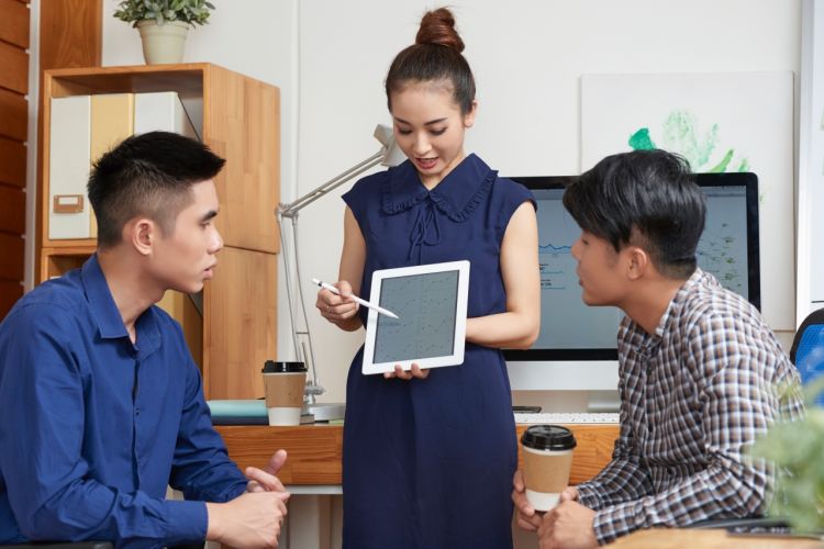 30 Kata-kata lucu tapi pedas buat karyawan yang nggak gerak kalau nggak disuruh