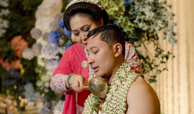 Tommy Soeharto & Tata Cahyani siap mantu, intip 10 momen hangat siraman & pengajian Darma Mangkuluhur