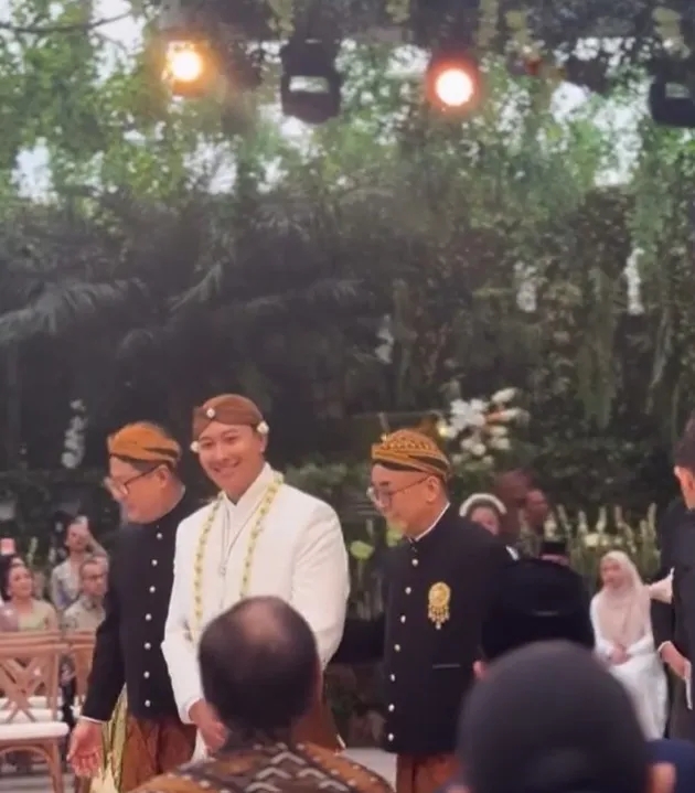 Sah! Darma Mangkuluhur nikahi Patricia Schuldtz, 7 potret suasana akad nikah putra Tommy Soeharto