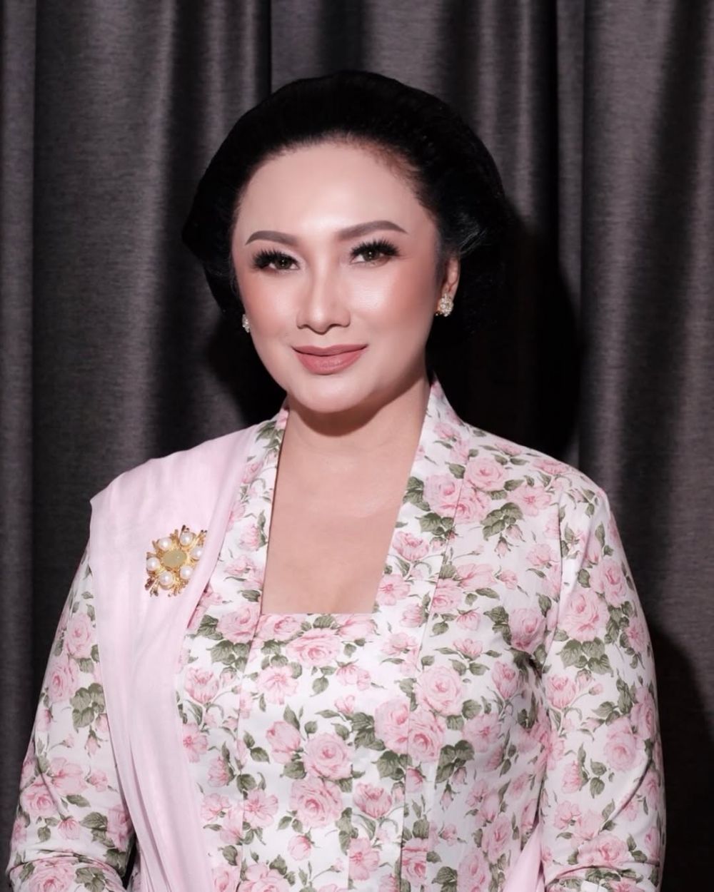 Potret Tata Cahyani Awet Muda foto: Instagram/@tatacahyani