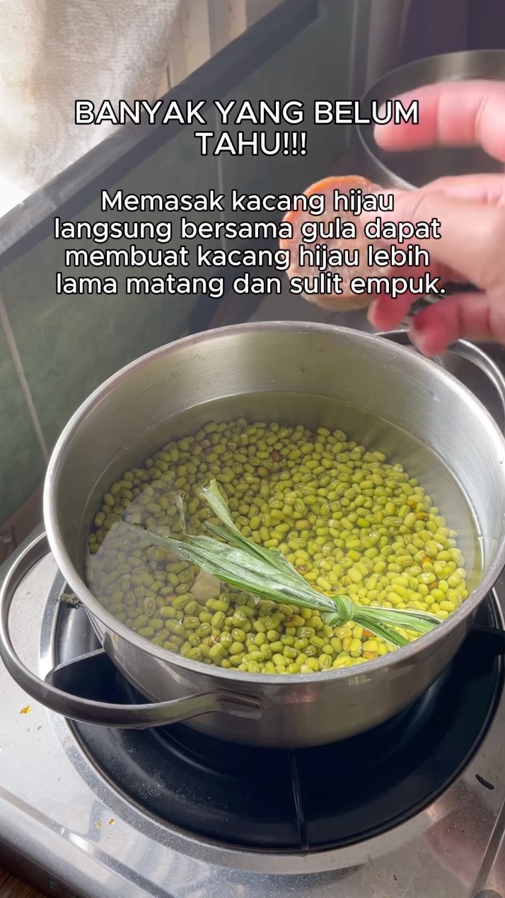 Jangan asal cemplungin gula, ini cara masak kacang hijau cepat empuk dan hemat gas