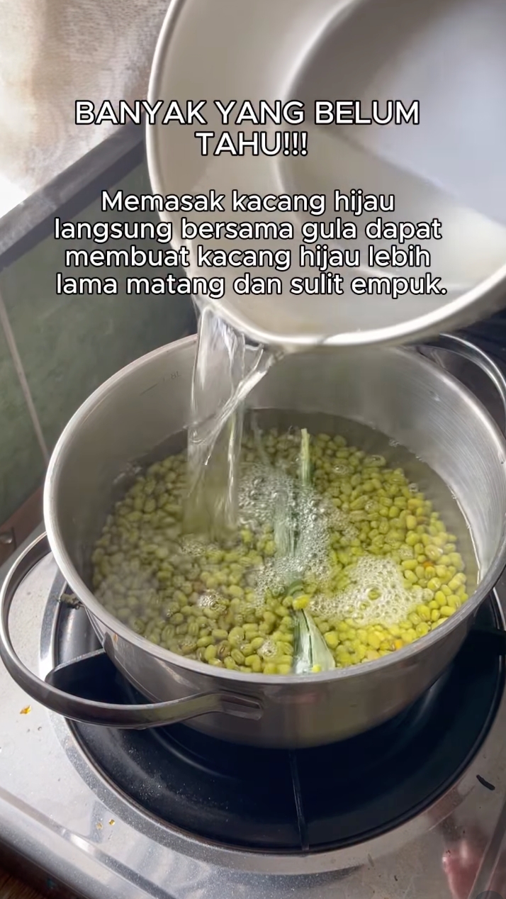 Jangan asal cemplungin gula, ini cara masak kacang hijau cepat empuk dan hemat gas