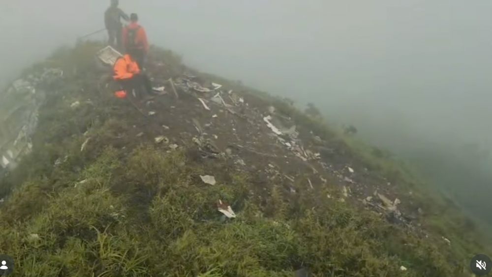 11 Potret penemuan puing-puing pesawat ATR 42-500 di Lereng Selatan Gunung Bulusaraung Sulsel