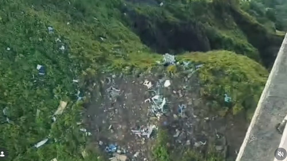 11 Potret penemuan puing-puing pesawat ATR 42-500 di Lereng Selatan Gunung Bulusaraung Sulsel