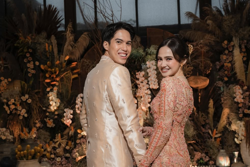 30 Kata-kata bijak menemukan seseorang yang tepat, belajar dari love language El Rumi dan Syifa Hadju