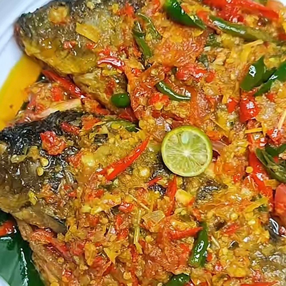 7 Resep olahan ikan mas pedas mantap dengan bumbu meresap, siap jadi bintang utama di meja makan