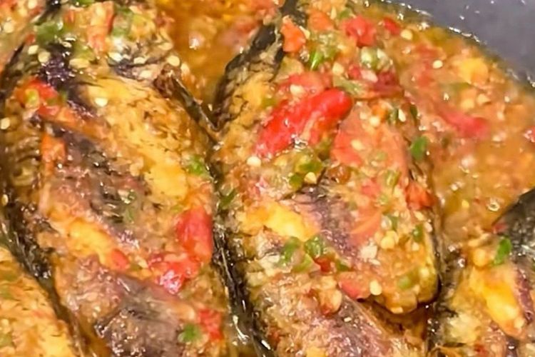 7 Resep olahan ikan mas pedas mantap dengan bumbu meresap, siap jadi bintang utama di meja makan