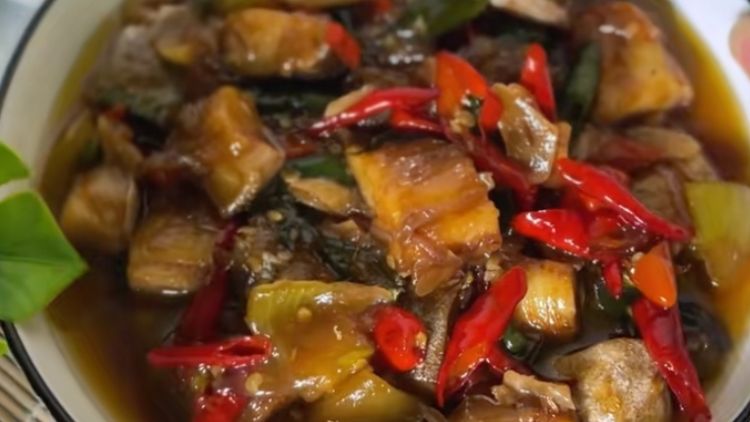 Resep tumis jambal roti iris cabai, menu boros nasi paling simpel