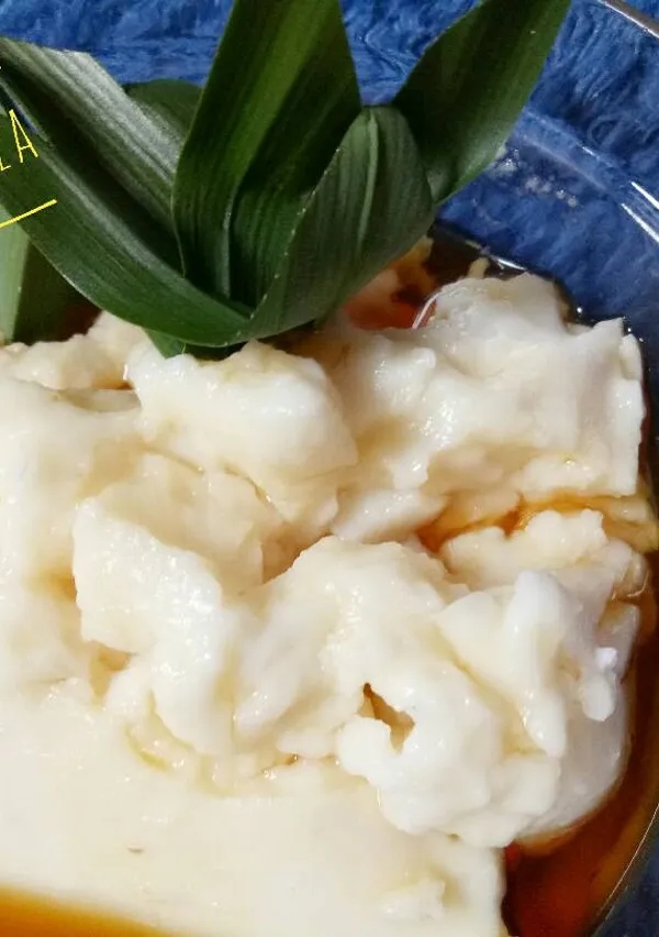 Cara membuat bubur sumsum tanpa santan yang gurih, cukup pakai susu cair dan tepung beras