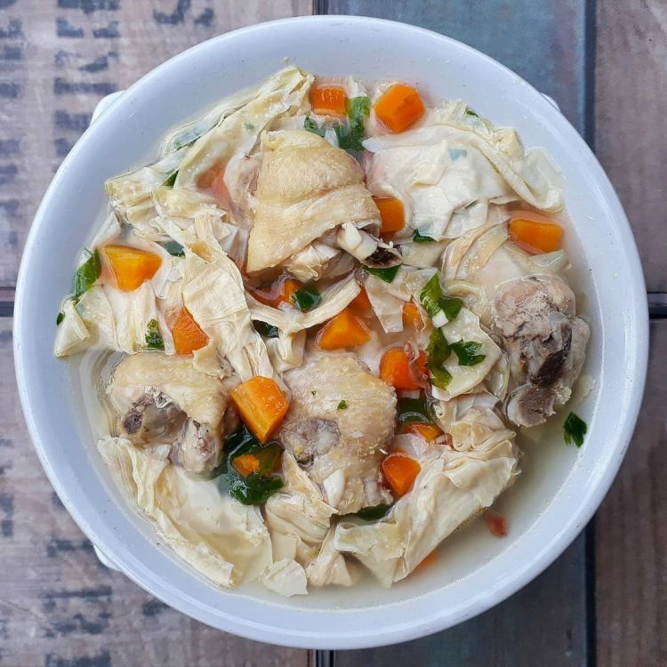 Resep sup sayap ayam kembang tahu untuk pulihkan energi setelah berpuasa