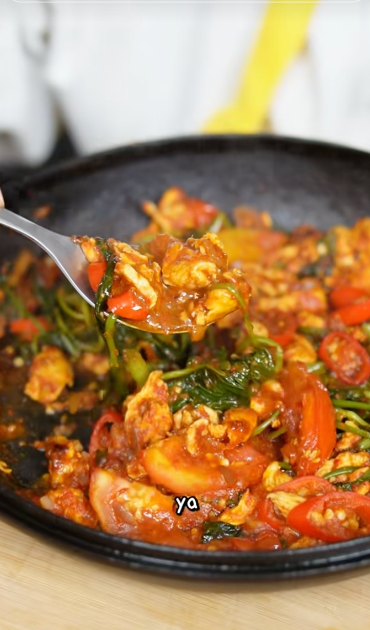 Resep kangkung ayam terasi hotplate, menu ala restoran yang bisa dibuat di rumah