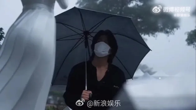 Jerry Yan dan Vic Chou hadiri peresmian patung memorial Barbie Hsu, ini 7 potretnya yang penuh haru