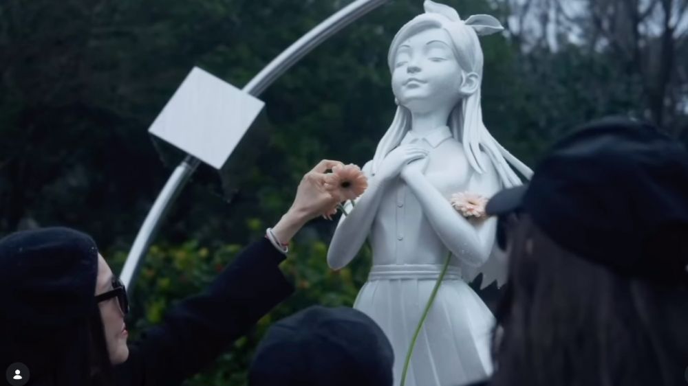 Setahun kepergian Barbie Hsu, Koo Jun Yup resmikan patung memorial istri yang didesain sendiri