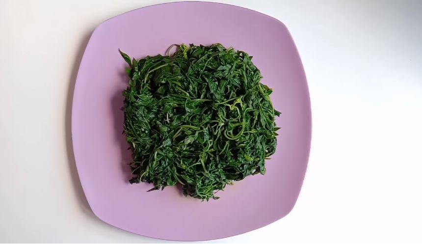 Cara merebus daun kenikir agar tetap hijau dan empuk dalam 3 menit