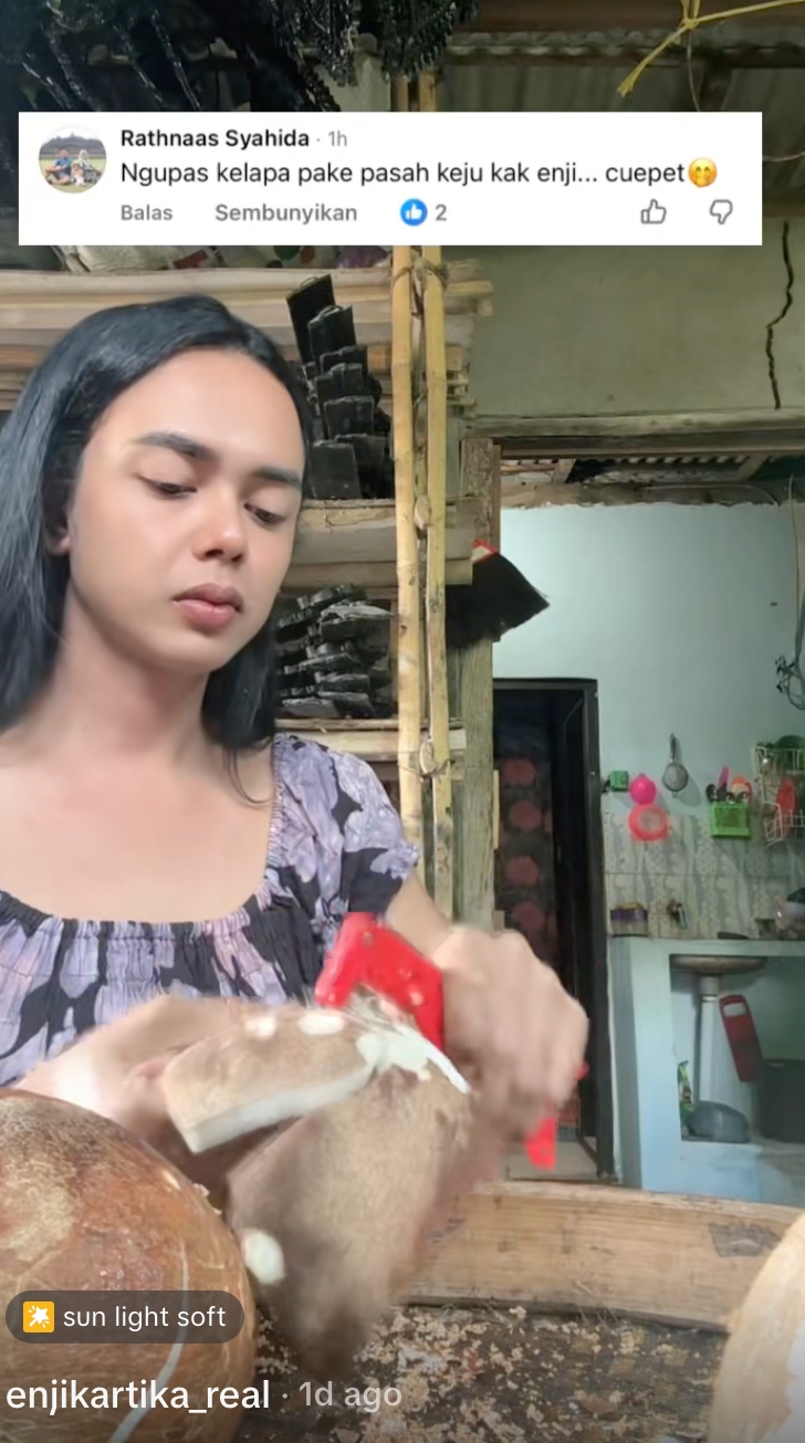 Cara mudah mengupas kulit ari kelapa pakai parutan keju lebih cepat dan bersih ketimbang peeler