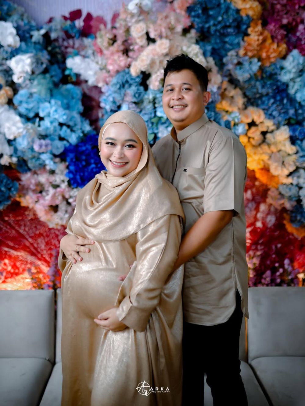 8 Momen hangat dan khidmat syukuran tujuh bulanan kehamilan Syifa adik Ayu Ting Ting