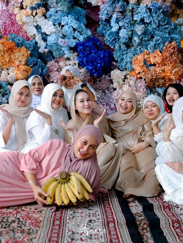 8 Momen hangat dan khidmat syukuran tujuh bulanan kehamilan Syifa adik Ayu Ting Ting