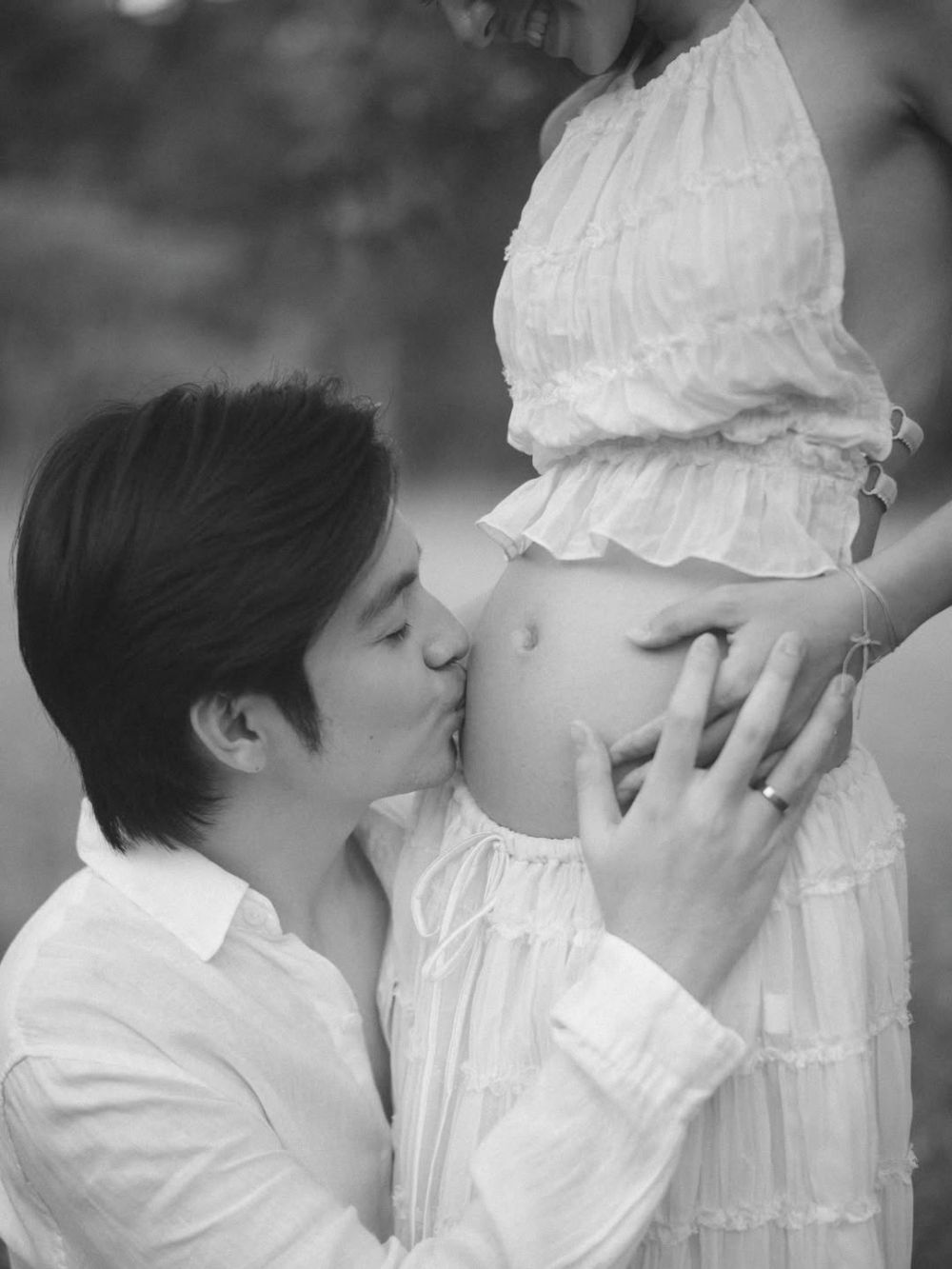 7 Potret maternity estetik Shenina Cinnamon dan Angga Yunanda, aura cantik bumil terpancar