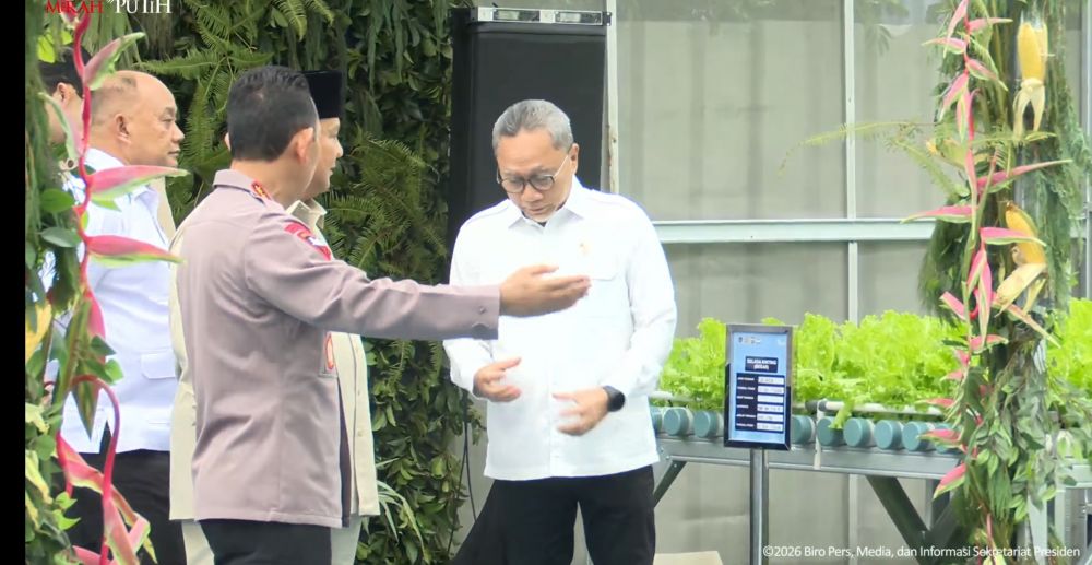 9 Momen Presiden Prabowo tinjau teknologi SPPG baru, cicipi menu MBG langsung