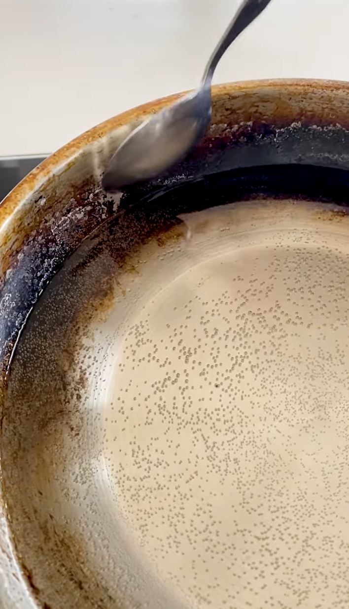 Cara praktis bersihkan wajan stainless steel yang gosong setelah masak takjil