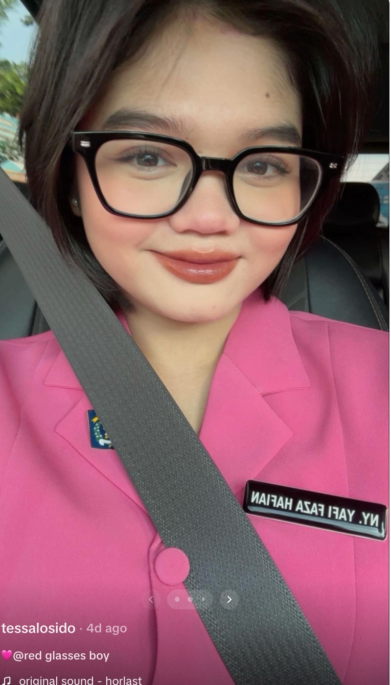 Dinikahi anggota Brimob, 5 potret Yafi Tessa ‘Febri Dunia Terbalik' pakai seragam Bhayangkari