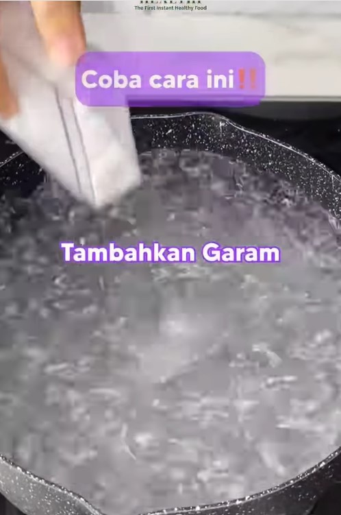 Trik ampuh hilangkan bau dan jamur pada sutil kayu modal garam dan cuka dapur