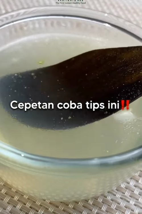 Trik ampuh hilangkan bau dan jamur pada sutil kayu modal garam dan cuka dapur