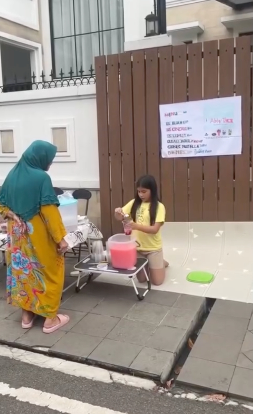 Anak Ibnu Jamil jualan takjil Instagram/@ibnujamilo