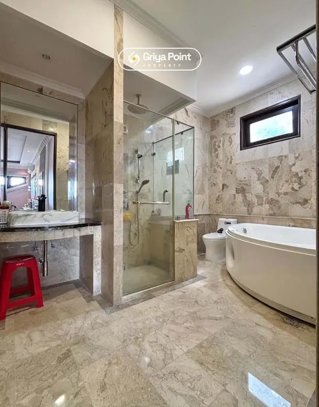 Dijual Rp 25 miliar, intip 12 potret kemewahan rumah klasik Eropa milik Anang dan Ashanty