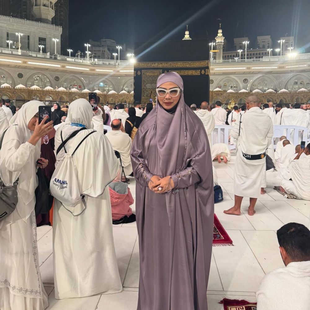 Kerap on point kenakan dress, 5 momen istri Gubernur Kaltim Sarifah Suraidah tampil simple dan praktis