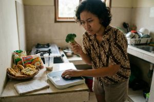 30 Caption diet lucu Instagram, cara seru biar nggak stres mikirin timbangan