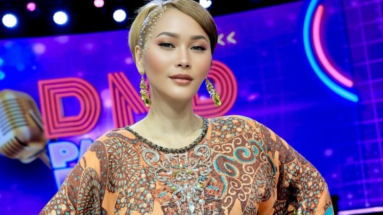 Persiapan sudah 100%, Inul Daratista curhat gagal berangkat umrah karena situasi geopolitik memanas