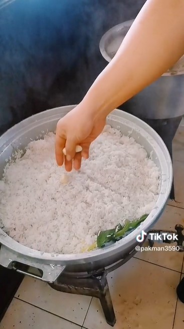 Nasi aroma gosong tak lagi bau, caranya cuma pakai satu jenis bawang-bawangan ini