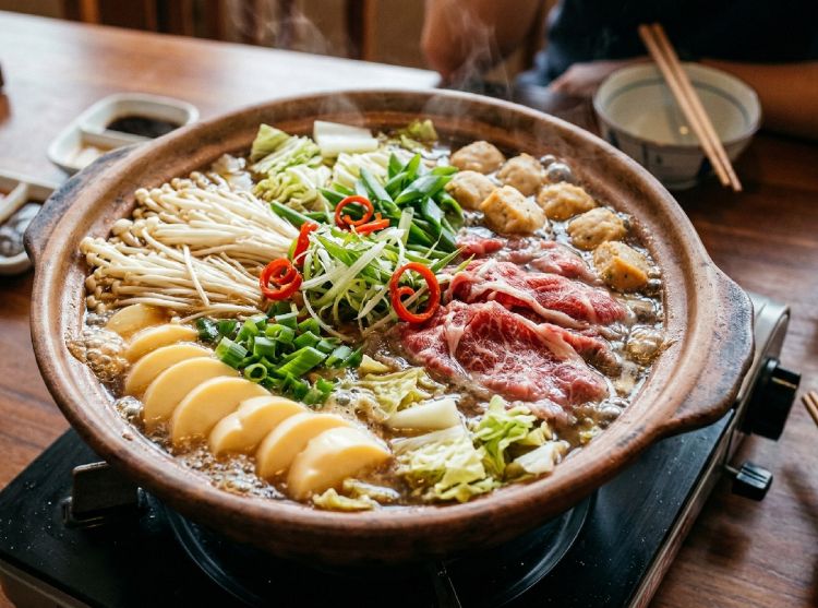 Resep hot pot hangat untuk bukber yang nikmat dan masaknya nggak ribet, siap hangatkan suasana