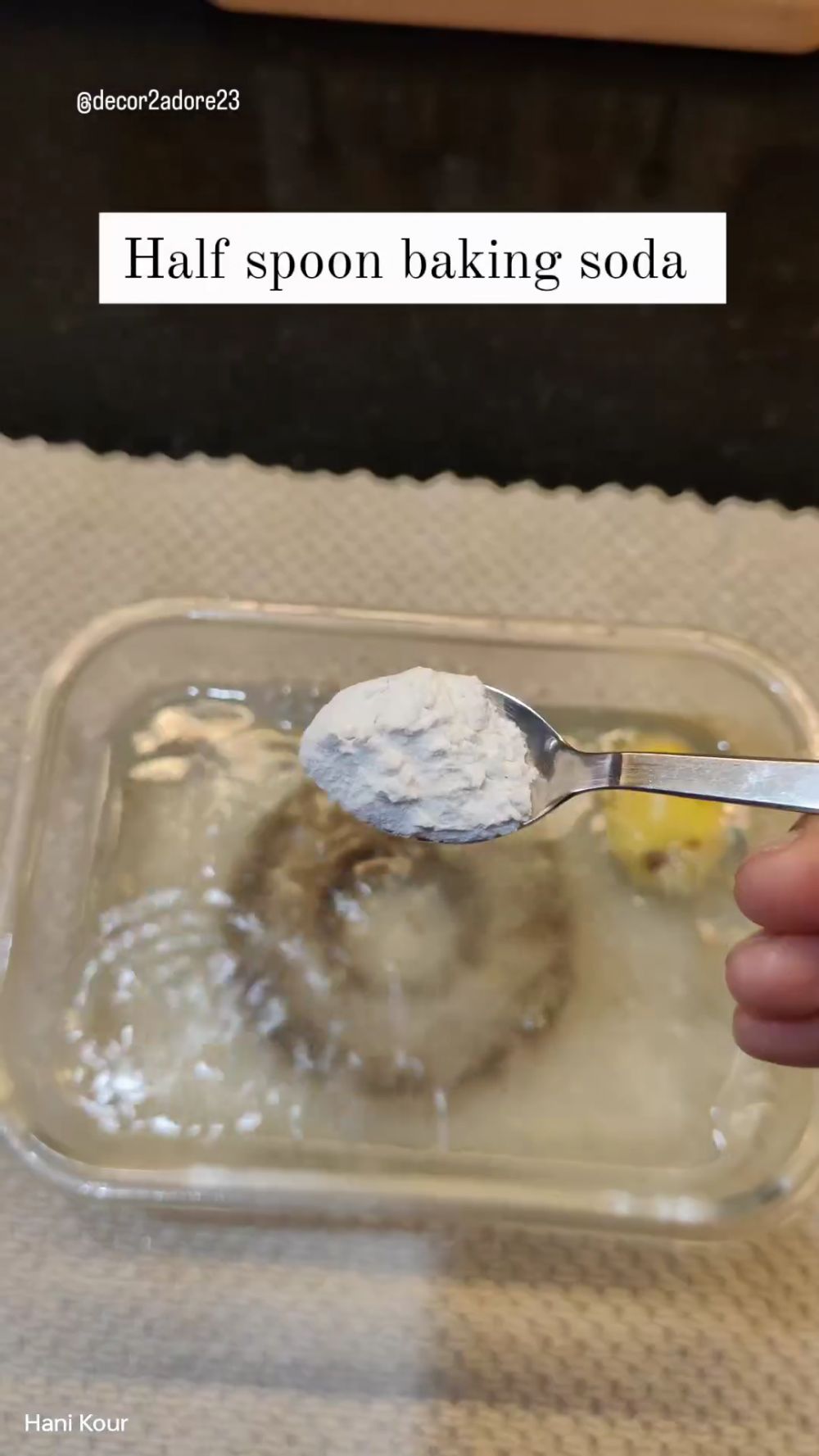 Jujur, capek liat burner kompor hitam berkerak? Coba trik 3 bahan dapur ini