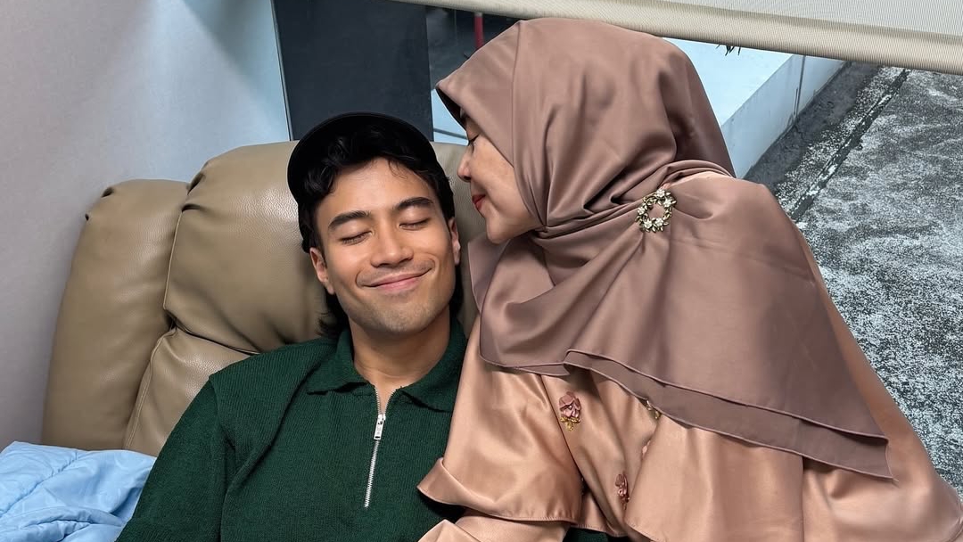 5 Potret kesetiaan ibunda mendampingi Vidi Aldiano pengobatan sampai berpulang