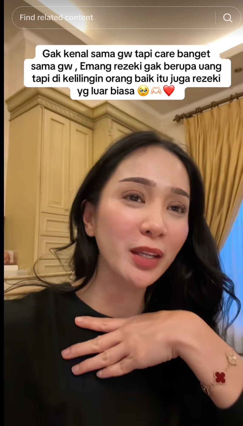 Bunga Zainal terharu dapat THR dari tukang sayur: Orang kecil aja inget gue