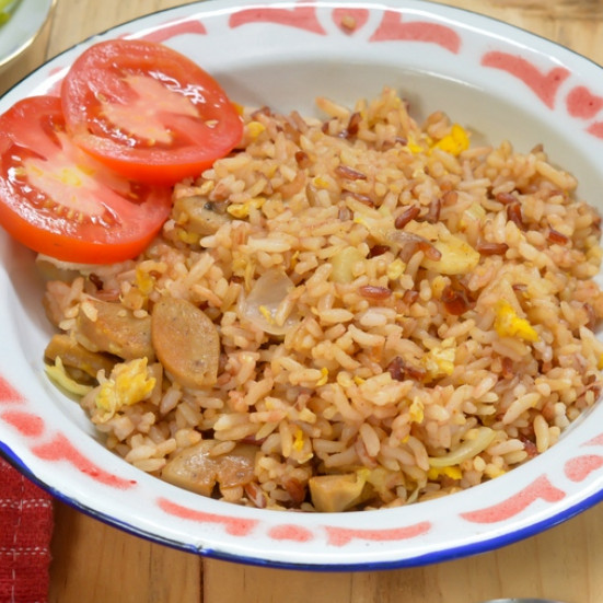 5 resep nasi goreng enak untuk mengatasi lapar tengah malam, masaknya gampang