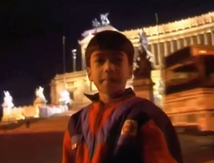 5 Potret Vidi Aldiano cilik di Eropa, disebut tajir dari kecil bahkan keluarga punya kastil